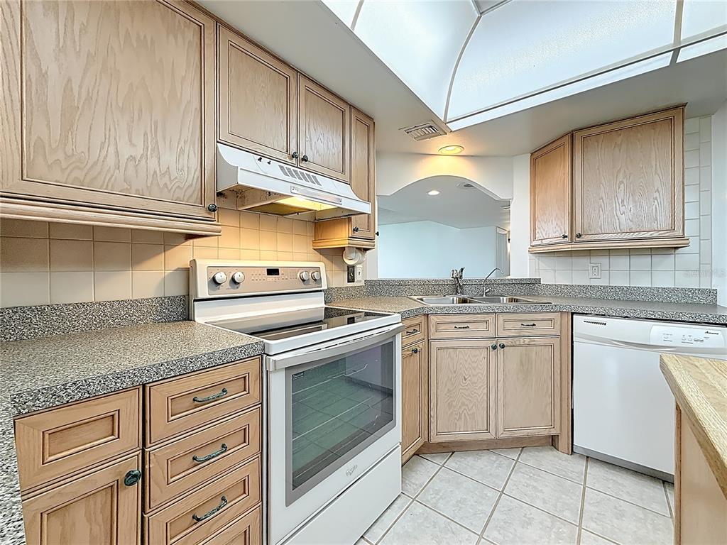 1 Key Capri, Unit 201E Treasure Island, FL 33706 - Photo 26 of 100