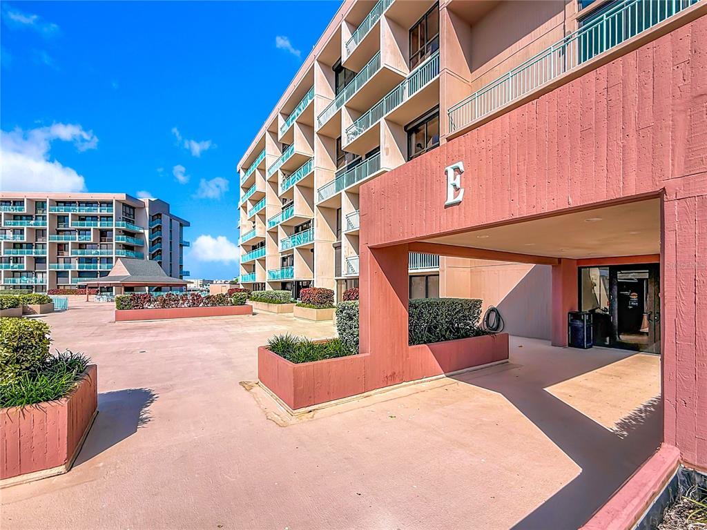 1 Key Capri, Unit 201E Treasure Island, FL 33706 - Photo 6 of 100