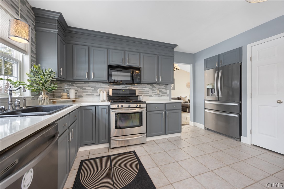 5114 Old Barn Road Clay, NY 13041 - Photo 13 of 46