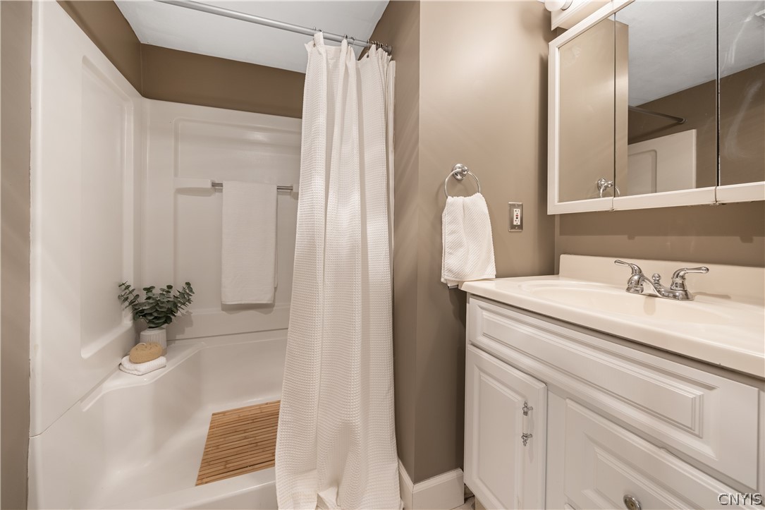 5114 Old Barn Road Clay, NY 13041 - Photo 31 of 46