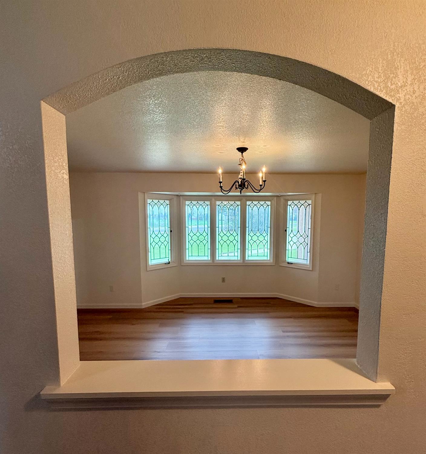 2524 B&B Boulevard Merced, CA 95348 - Photo 19 of 26 a view of room with window and ceiling fan
