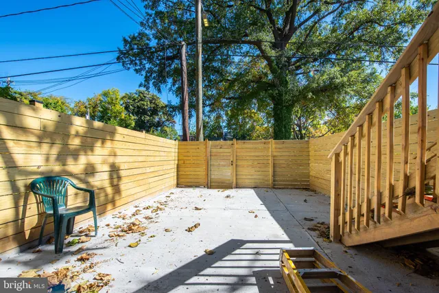 $295,000 | 519 North Carrollton Avenue, Baltimore, MD 21223