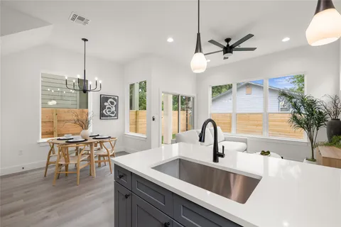 $599,000 | 1700 Pennsylvania Avenue, Austin, TX 78702