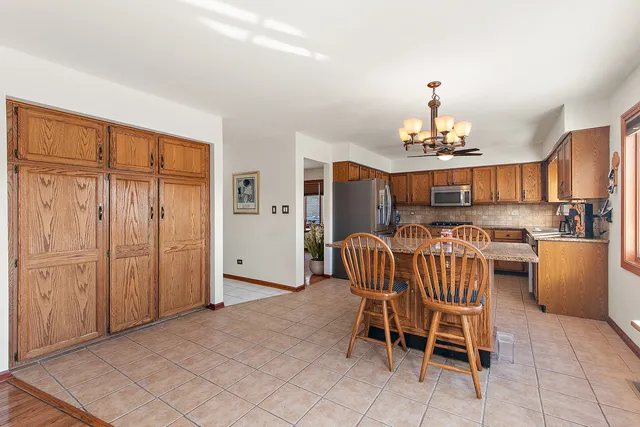 $575,000 | 8942 Birch Lane, Hickory Hills, IL 60457