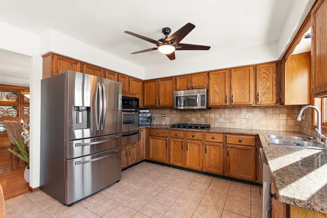 $575,000 | 8942 Birch Lane, Hickory Hills, IL 60457