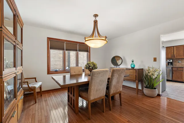 $575,000 | 8942 Birch Lane, Hickory Hills, IL 60457