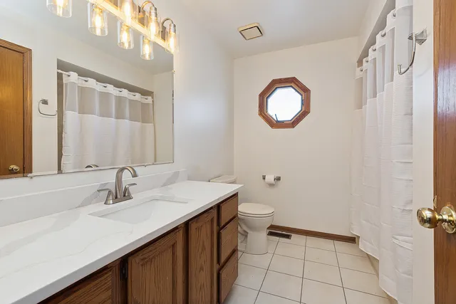 $575,000 | 8942 Birch Lane, Hickory Hills, IL 60457