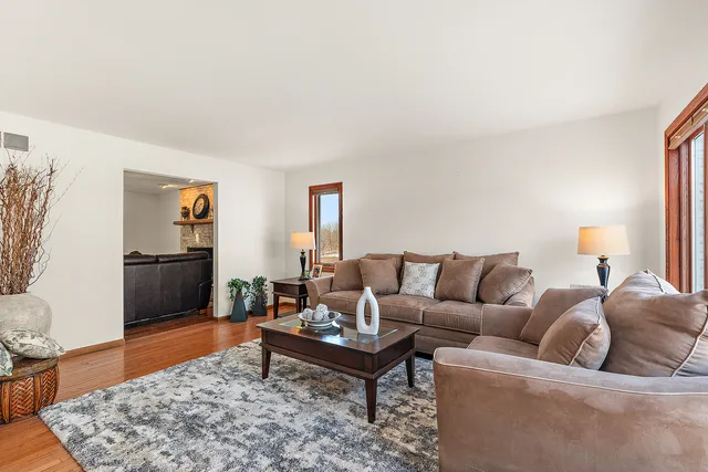 $575,000 | 8942 Birch Lane, Hickory Hills, IL 60457