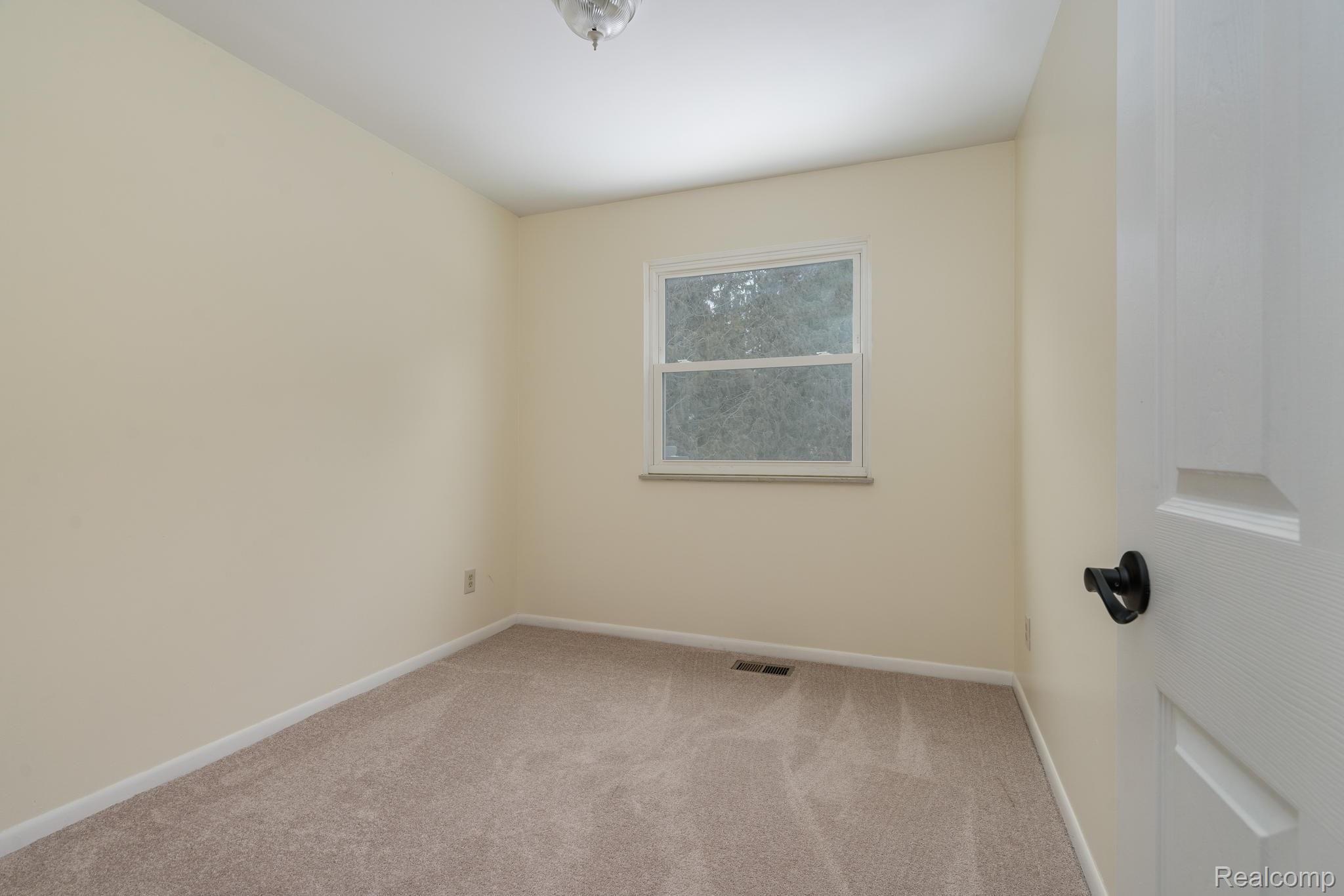 10223 Rolston Road Byron, MI 48418 - Photo 25 of 36 24-web-or-mls-10223-Rolston-Rd-24.jpg