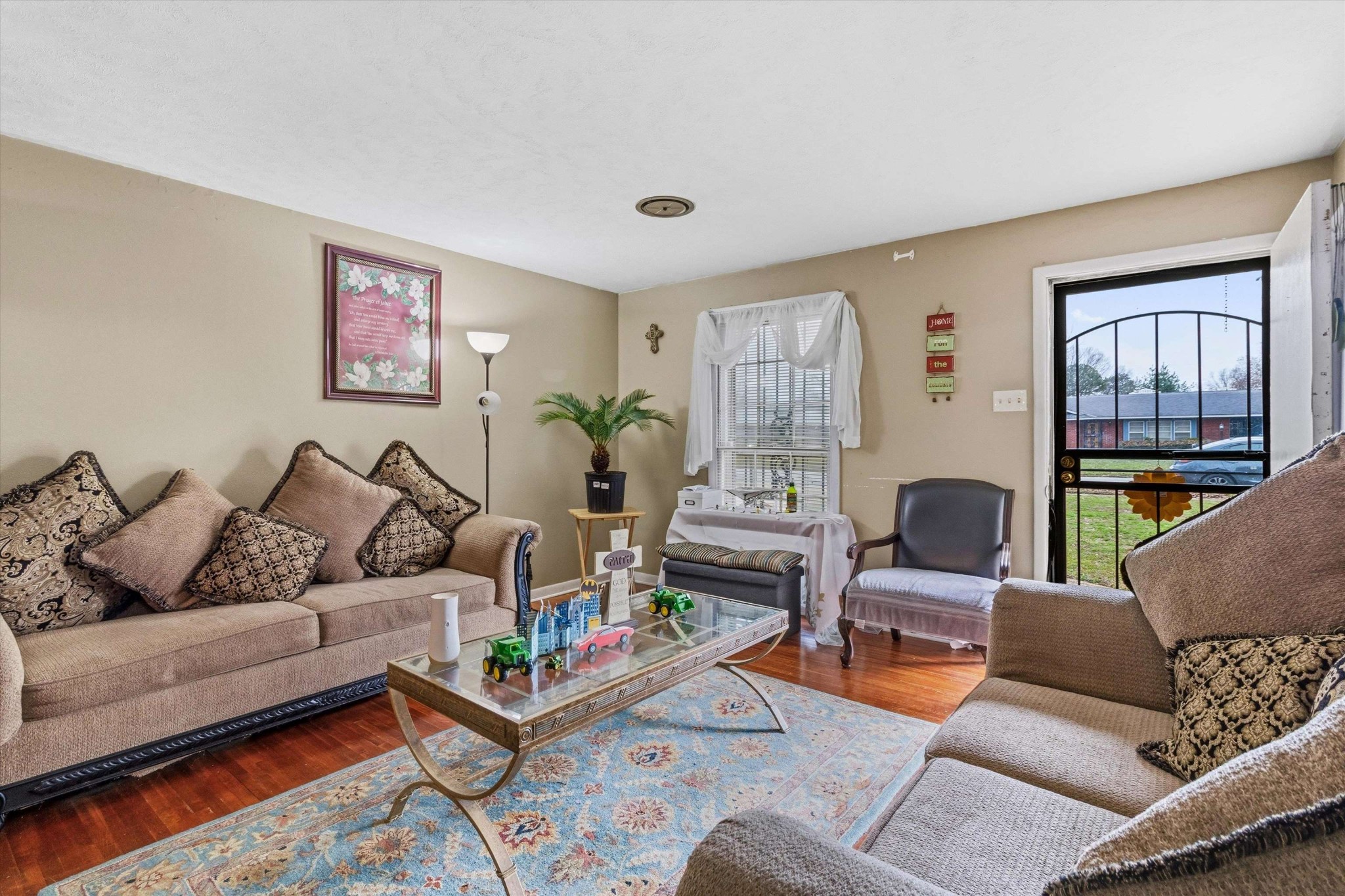 214 Ivan Road Memphis, TN 38109 - Photo 5 of 24