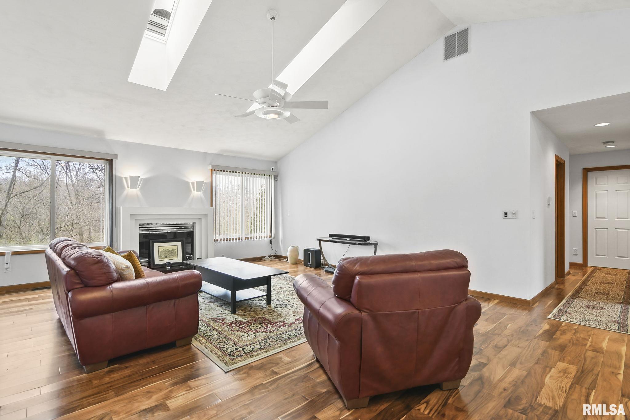 821 High Pointe Drive Springfield, IL 62702 - Photo 7 of 43