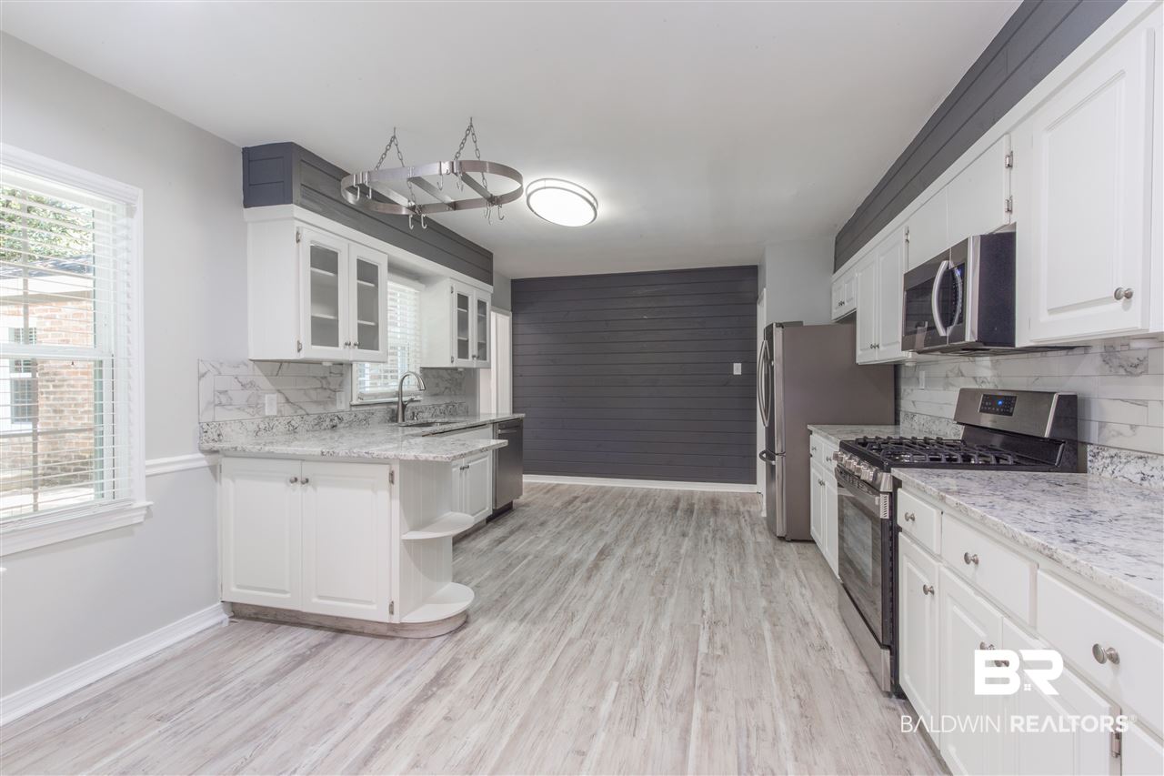 258 Jackson Boulevard Mobile, AL 36609 - Photo 25 of 31 Kitchen