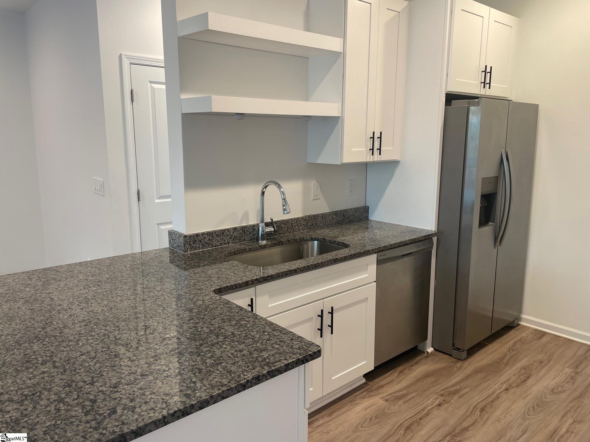 705a West Parker Road Greenville, SC 29611 - Photo 5 of 19