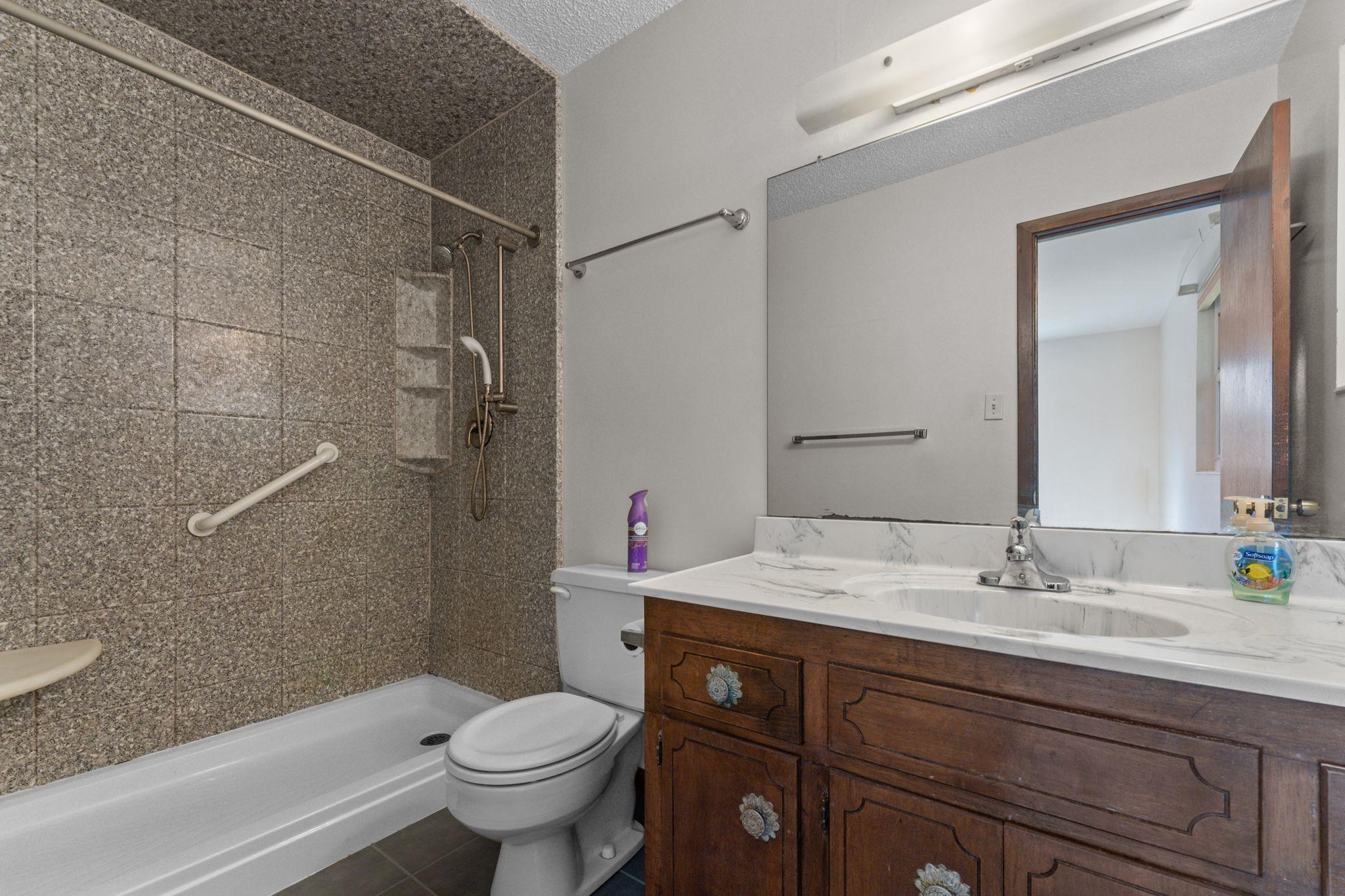 32989 Antietam Road Lillian, AL 36549 - Photo 27 of 56 Bathroom