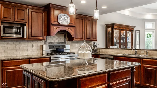 $635,000 | 7743 Camelback Drive, Indianapolis, IN 46250