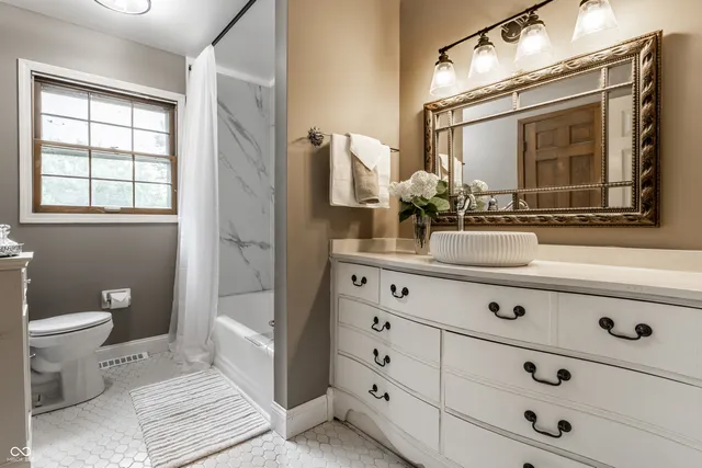 $635,000 | 7743 Camelback Drive, Indianapolis, IN 46250