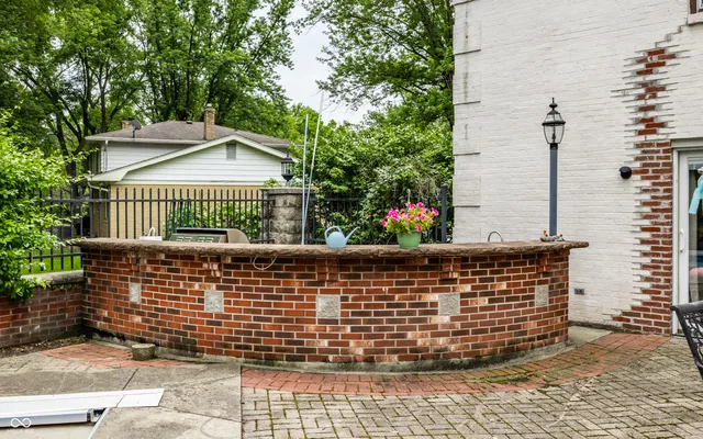 $635,000 | 7743 Camelback Drive, Indianapolis, IN 46250