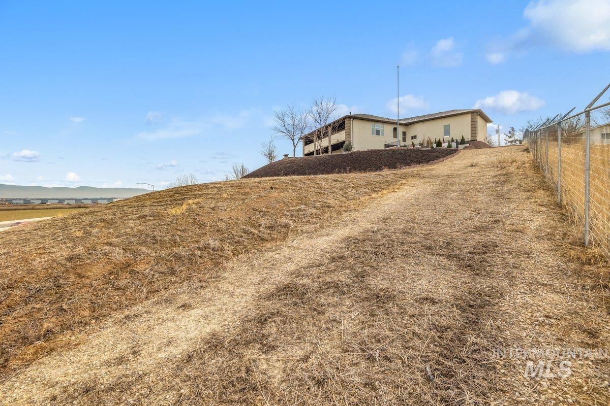 5990 West View Drive Meridian, ID 83642 - Photo 46 of 50 View of side of home