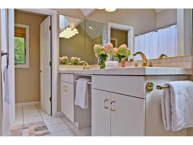 5 Hemlock Drive Cumberland, ME 04021 - Photo 26 of 35 Master Bath/Spa.