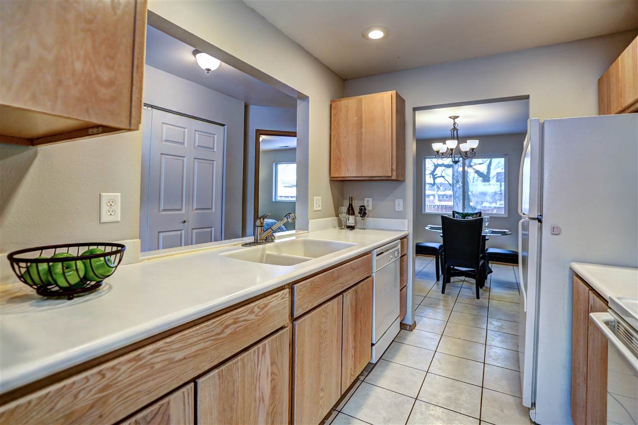 207 North Houk Road Spokane Valley, WA 99216 - Photo 6 of 20