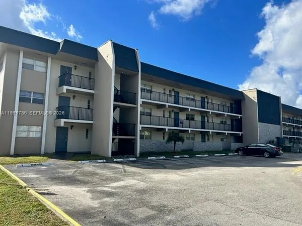 $141,900 | 7910 North Colony Circle, Unit N 204, Fort Lauderdale, FL 33321
