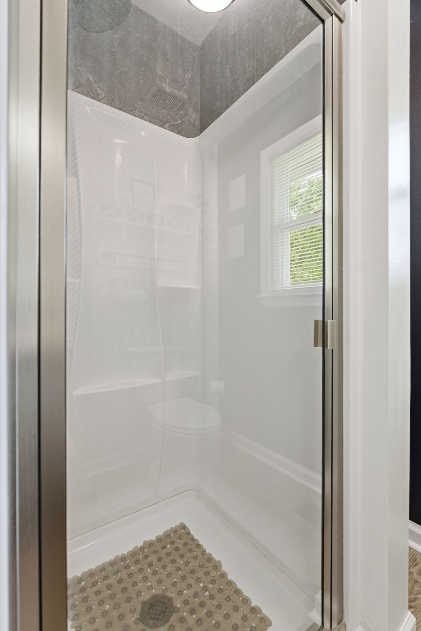 3106 Cimarron Trail Murfreesboro, TN 37129 - Photo 23 of 33 a bathroom with a bathtub
