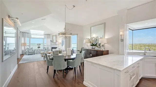 $3,195,000 | 340 Gulf Of Mexico Drive, Unit 136, Longboat Key, FL 34228