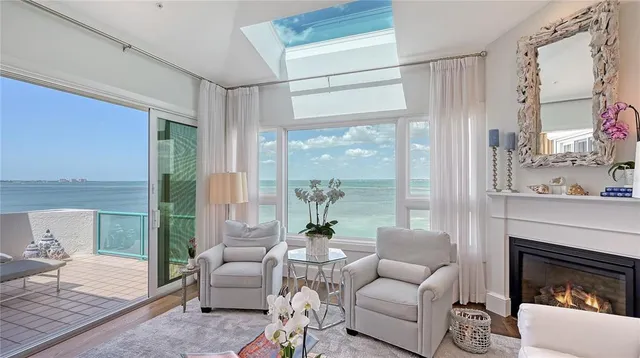 $3,195,000 | 340 Gulf Of Mexico Drive, Unit 136, Longboat Key, FL 34228