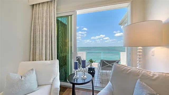 $3,195,000 | 340 Gulf Of Mexico Drive, Unit 136, Longboat Key, FL 34228
