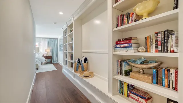 $3,195,000 | 340 Gulf Of Mexico Drive, Unit 136, Longboat Key, FL 34228