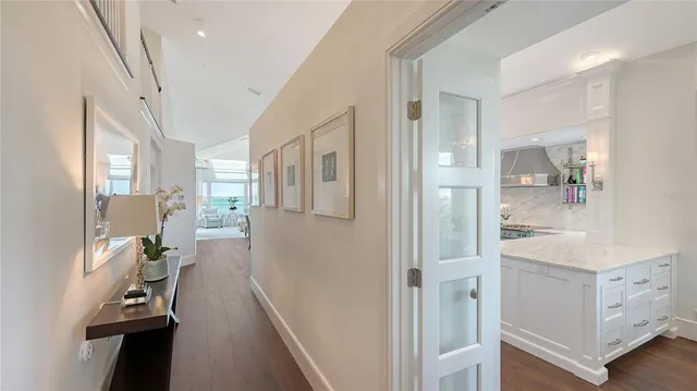 $3,195,000 | 340 Gulf Of Mexico Drive, Unit 136, Longboat Key, FL 34228