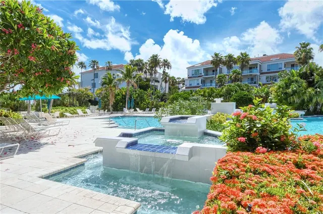 $3,195,000 | 340 Gulf Of Mexico Drive, Unit 136, Longboat Key, FL 34228