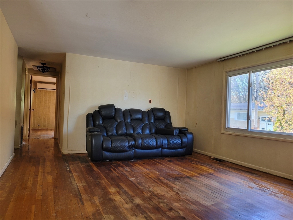 28 Dodge Road Boston, MA 02136 - Photo 3 of 16