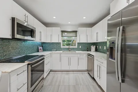 $695,000 | 807 Northeast 1st Street, Unit 6W, Delray Beach, FL 33483