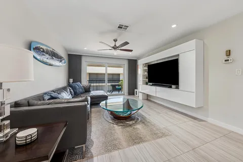 $695,000 | 807 Northeast 1st Street, Unit 6W, Delray Beach, FL 33483