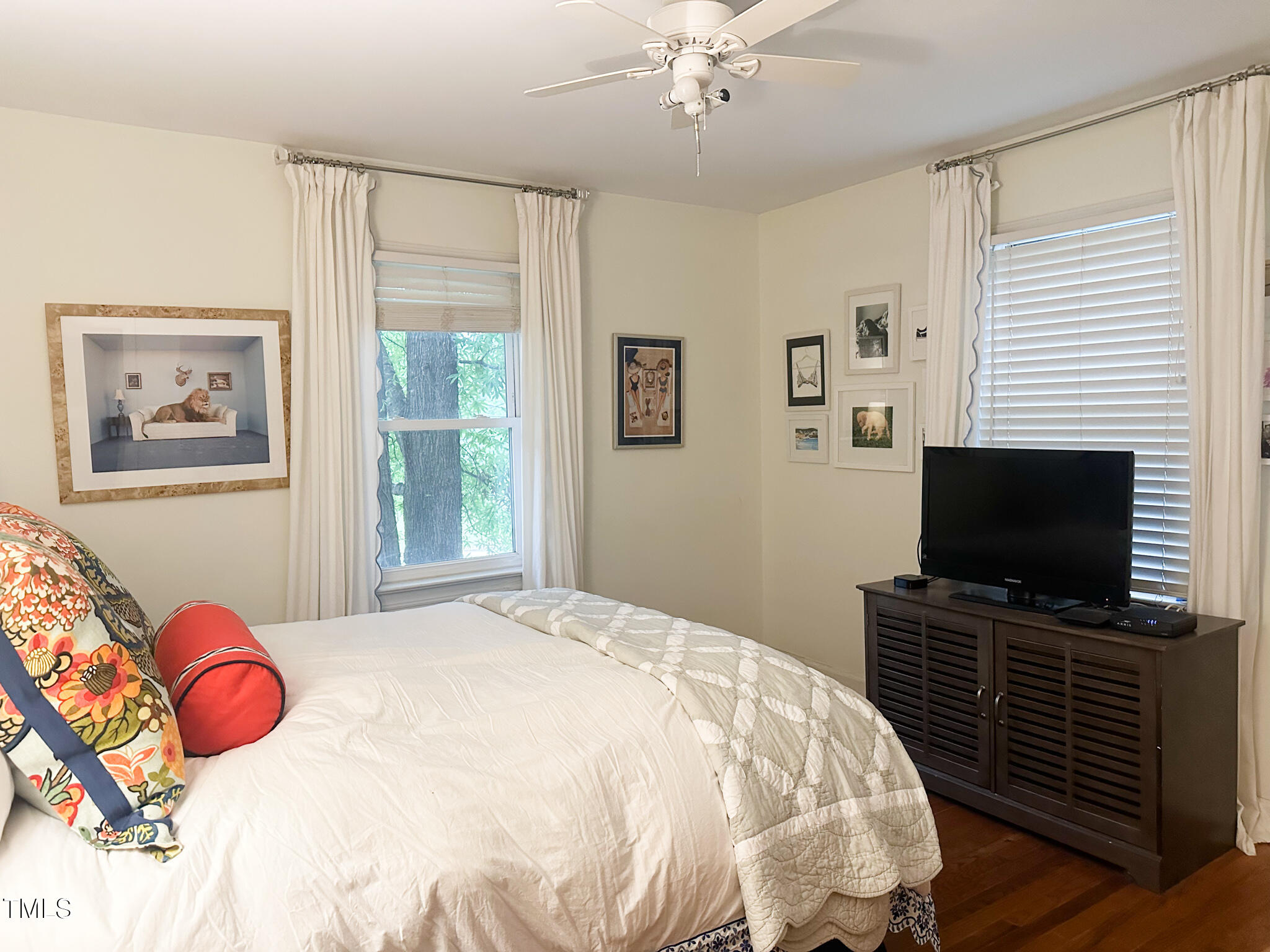 2828 Oberlin Road Raleigh, NC 27608 - Photo 20 of 21 Master bedroom