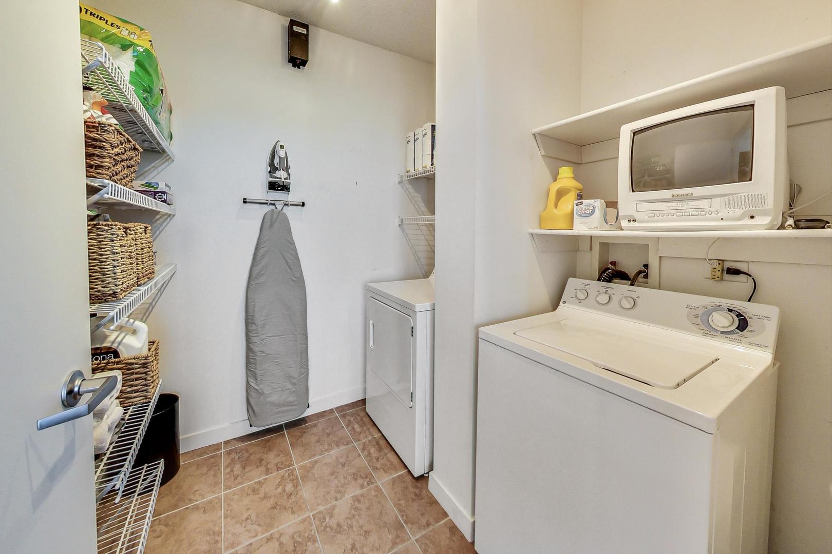 800 Elgin Road, Unit PH02 Evanston, IL 60201 - Photo 23 of 43 a view of bathroom with dual sinks