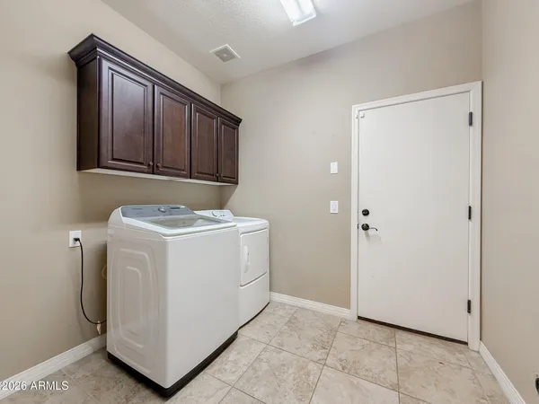 $2,695 | 7707 South 23rd Lane, Phoenix, AZ 85041