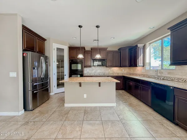 $2,695 | 7707 South 23rd Lane, Phoenix, AZ 85041