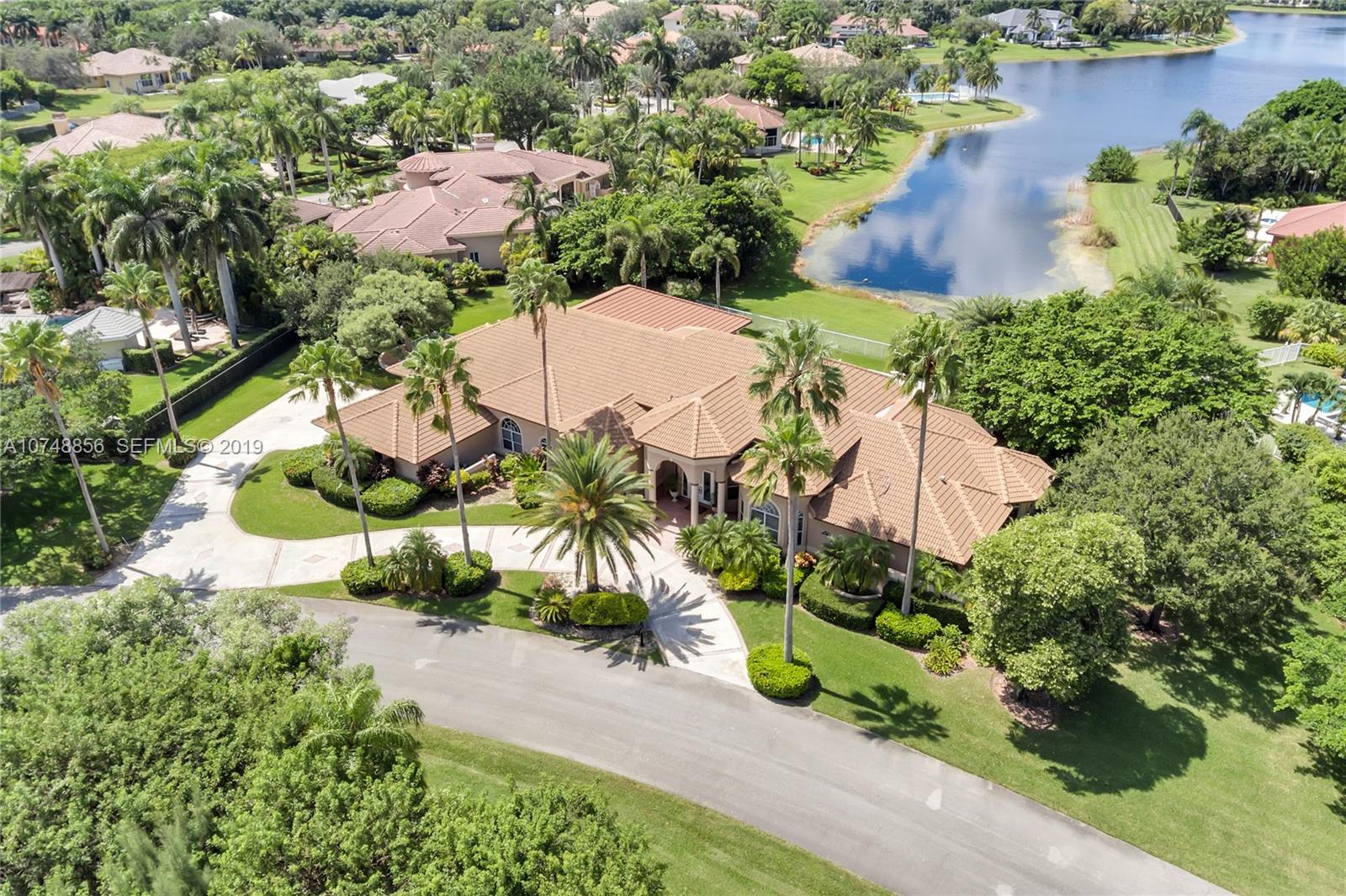 3300 Paddock Road Weston, FL 33331 - Photo 2 of 26