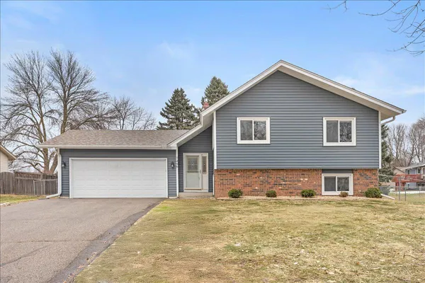 $445,000 | 7496 Berkshire Way, Maple Grove, MN 55311