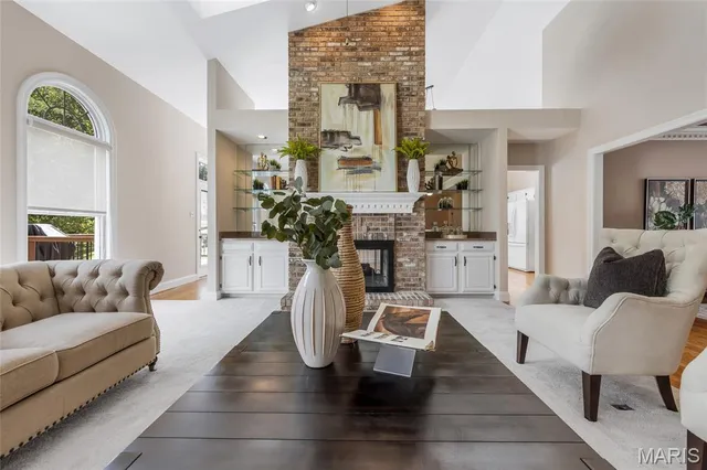 $899,900 | 17609 Burnham Court, Chesterfield, MO 63005