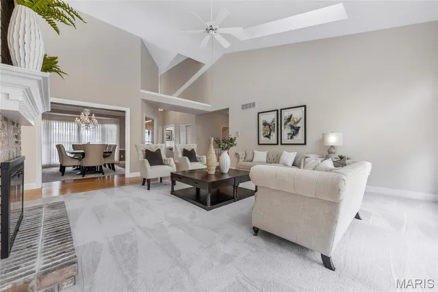 $899,900 | 17609 Burnham Court, Chesterfield, MO 63005