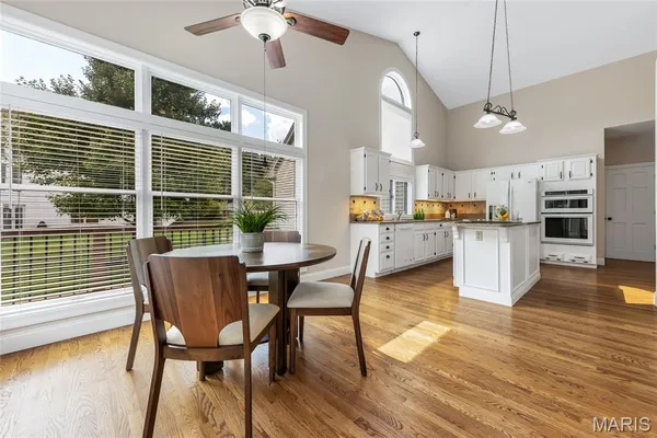 $885,000 | 17609 Burnham Court, Chesterfield, MO 63005