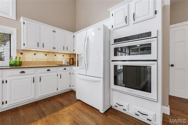 $885,000 | 17609 Burnham Court, Chesterfield, MO 63005