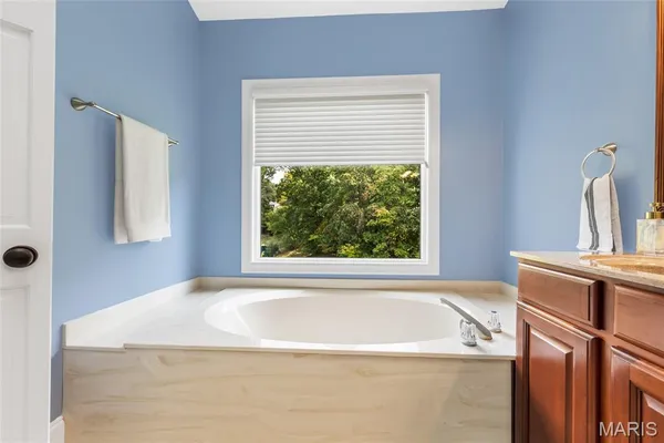 $885,000 | 17609 Burnham Court, Chesterfield, MO 63005