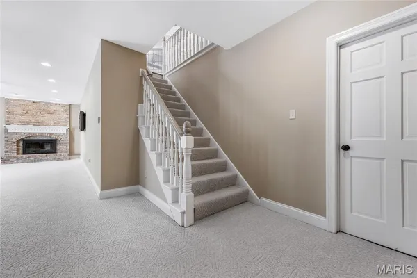 $885,000 | 17609 Burnham Court, Chesterfield, MO 63005