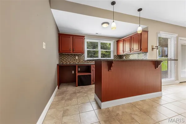 $885,000 | 17609 Burnham Court, Chesterfield, MO 63005