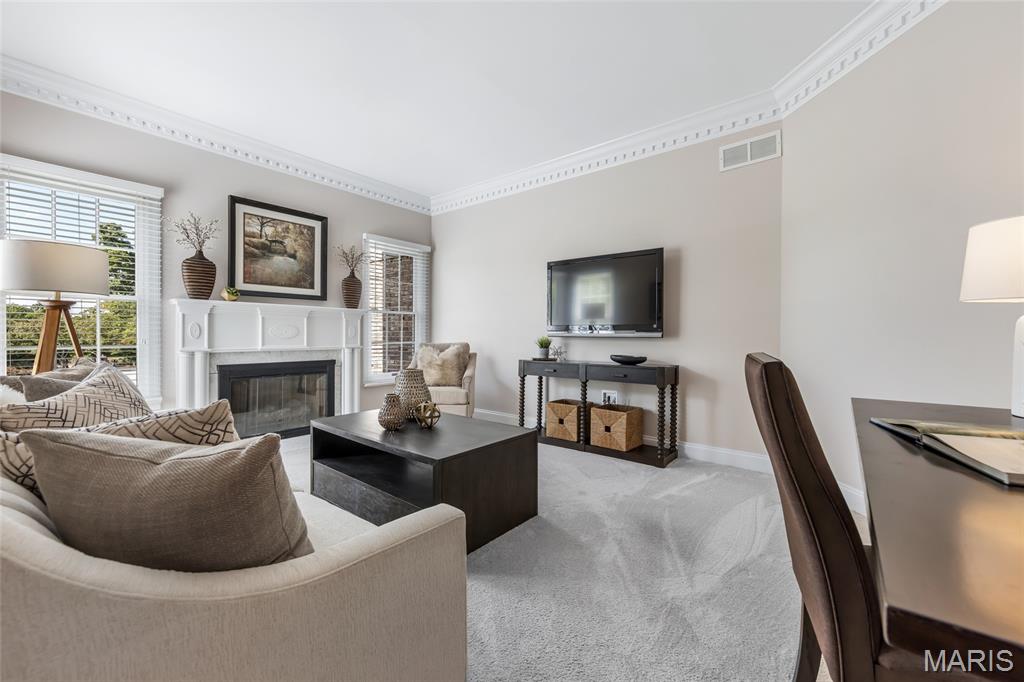 17609 Burnham Court Chesterfield, MO 63005 - Photo 5 of 74