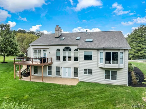 $885,000 | 17609 Burnham Court, Chesterfield, MO 63005